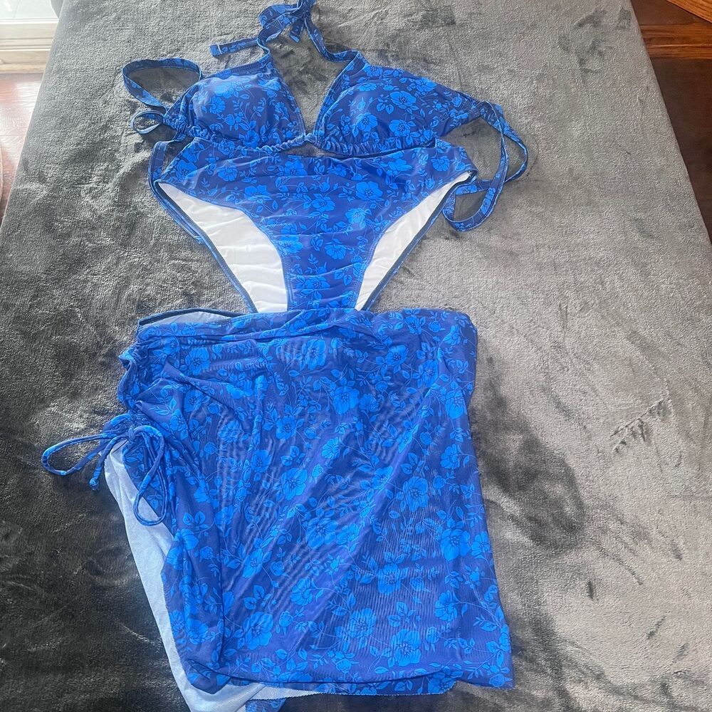 Sexy Women’s Blue Floral Bikini Set with Matching Sheer Sarong – Size 0XL